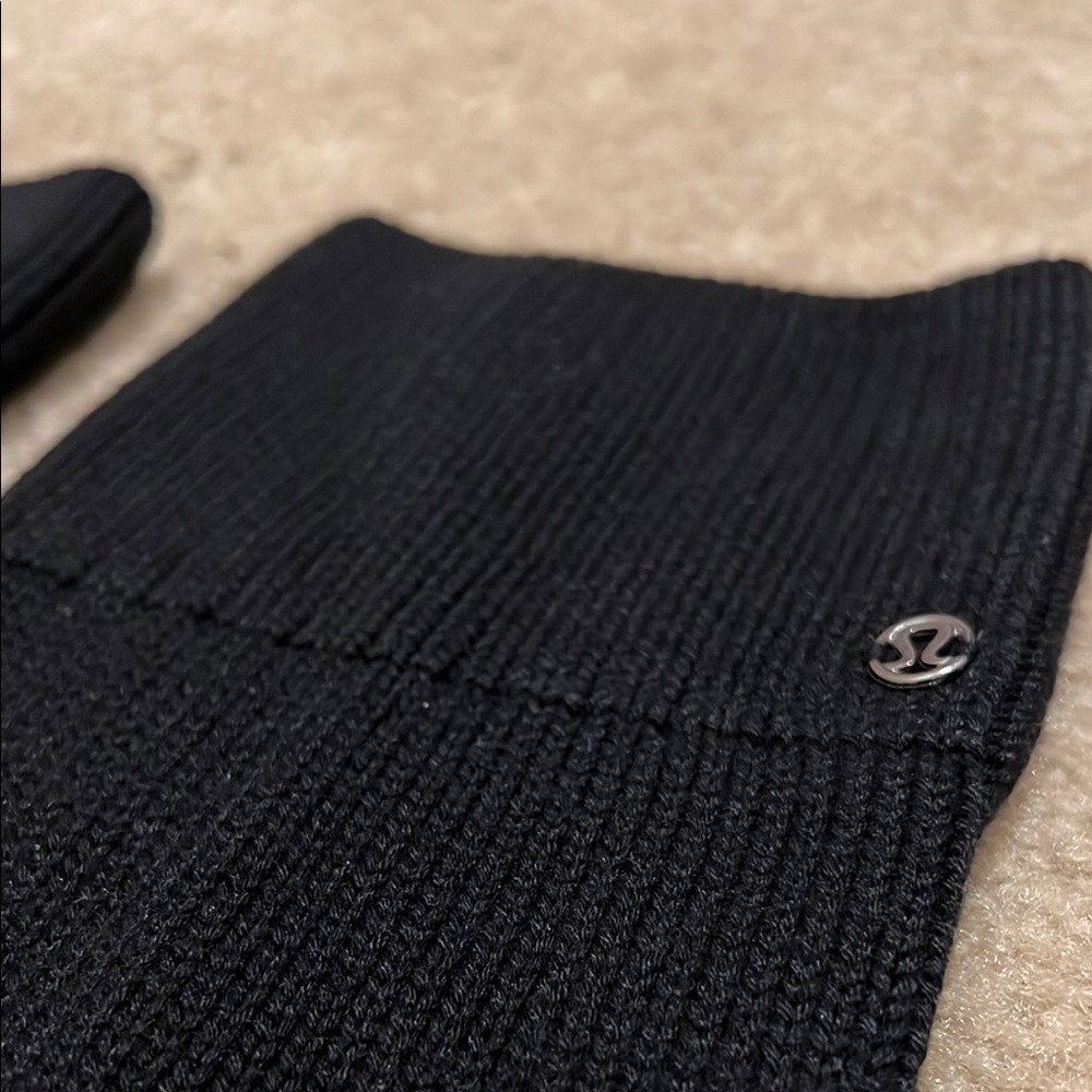 Lululemon Black Knit leg warmers